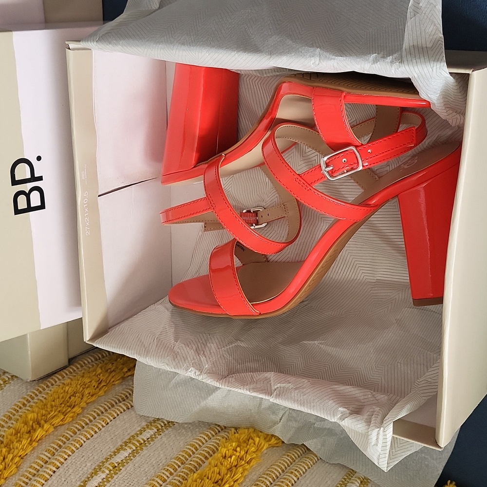 Women's shoes